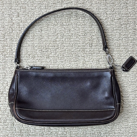 Coach Handbags - Coach Vintage Hampton Demi Baguette Shoulder Bag